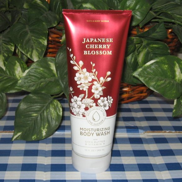 BBW Japanese Cherry Blossom Moisturizing Body Wash New - Picture 1 of 3